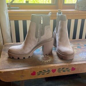 Jlo Jennifer Lopez boots size 8, unworn, no box.